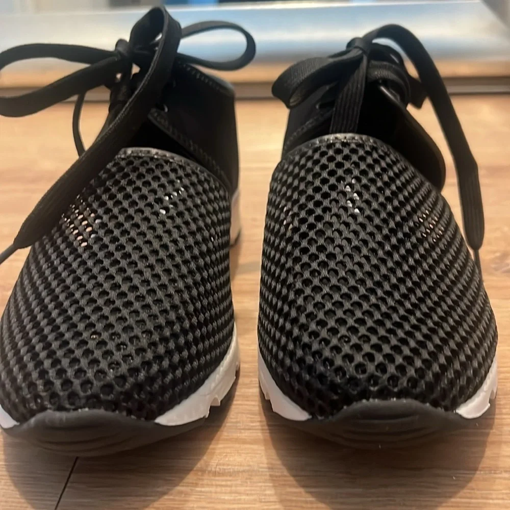 All Black Amazing Mesh Sneakers, Black, Sz 40, EUC - Picture 5 of 10